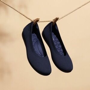 VIVAIA Round-Toe Flats (Claire Walker) Navy EU/35 US/5 New
